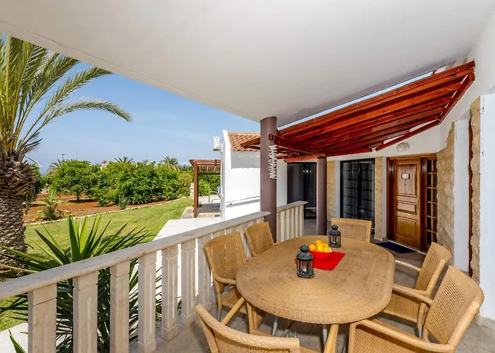 Theo Sapphire By Villa Lachi