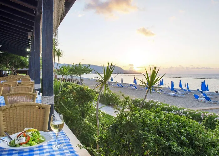 Theo Sapphire By Villa Lachi