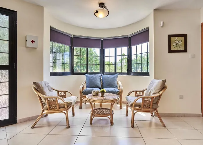 Theo Sapphire By * Lachi