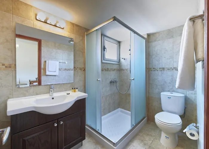 Theo Sapphire By Villa Lachi