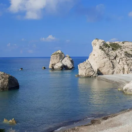 Theo Sapphire By וילה