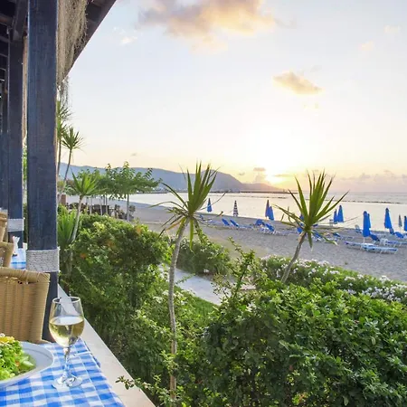 Theo Sapphire By וילה לאצ'י